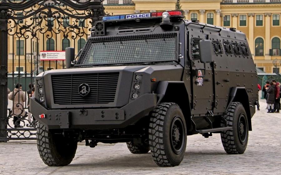 Achleitner HMV Survivor I Police '2015